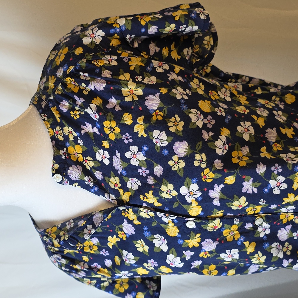 Old Navy Floral Navy Women's Top With Ruffle Sleeves - Picture 2 of 5